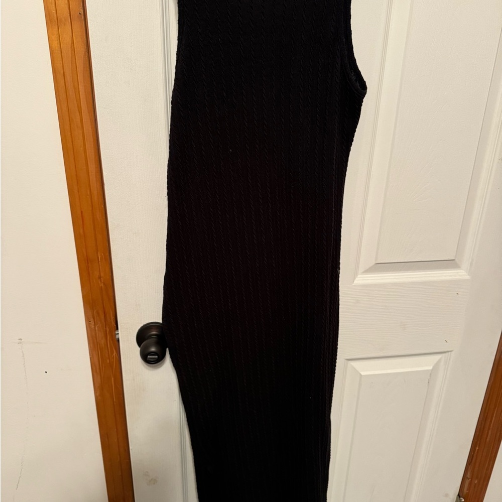 Elegant Black Sleeveless Dress